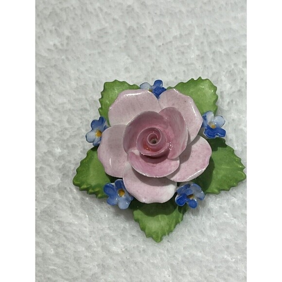 Vintage Crown Staffordshire England Porcelain Rose Brooch Pin Pink *Tiny Flaw - Picture 4 of 10